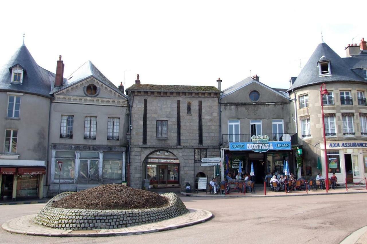 Magnifique Appartement En Centre Ville De Chateau Chinon Ville Exterior foto